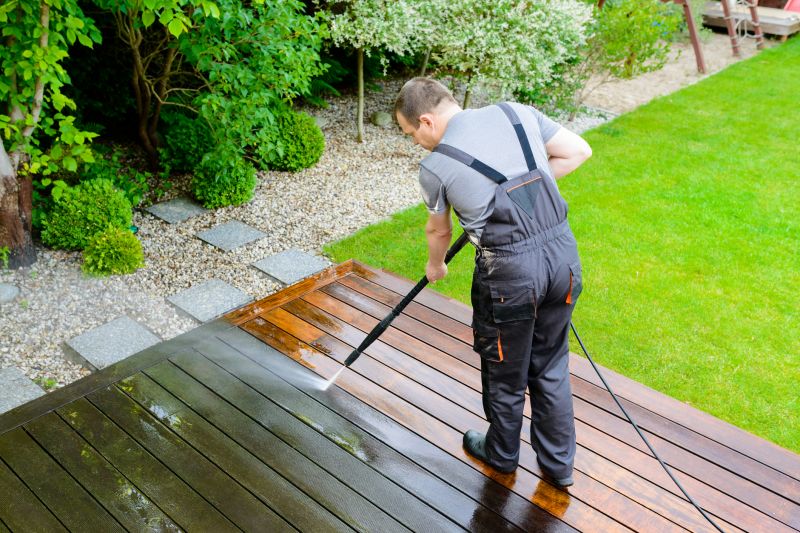 When to Hire for Deck Service